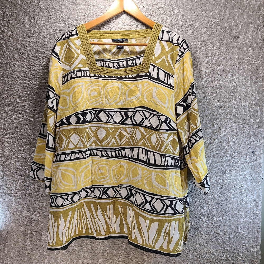 Saint Tropez West Size 1X Lightweight Top Square Neck 3/4 Sleeve Aztec Print
